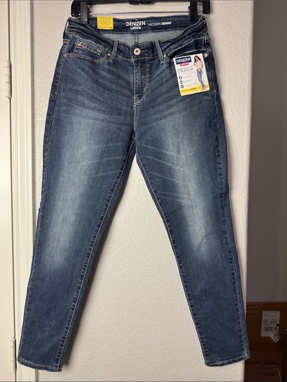 Bundle of 4 Size 6 jeans/Pants